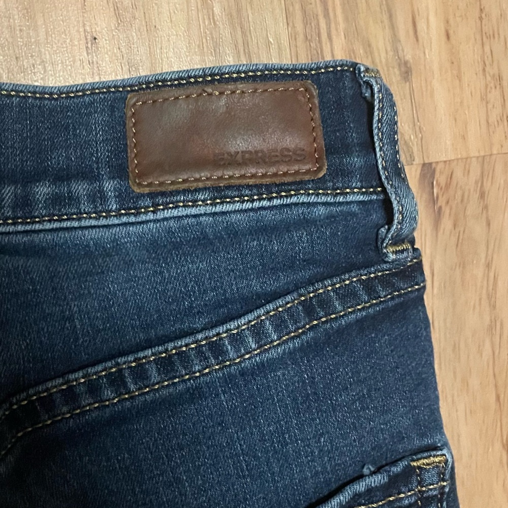 Express Super High Rise Crop Jeans Mom Jeans - Picture 2 of 13